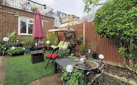 Stunning, Large 1 Bed Riverside Flat